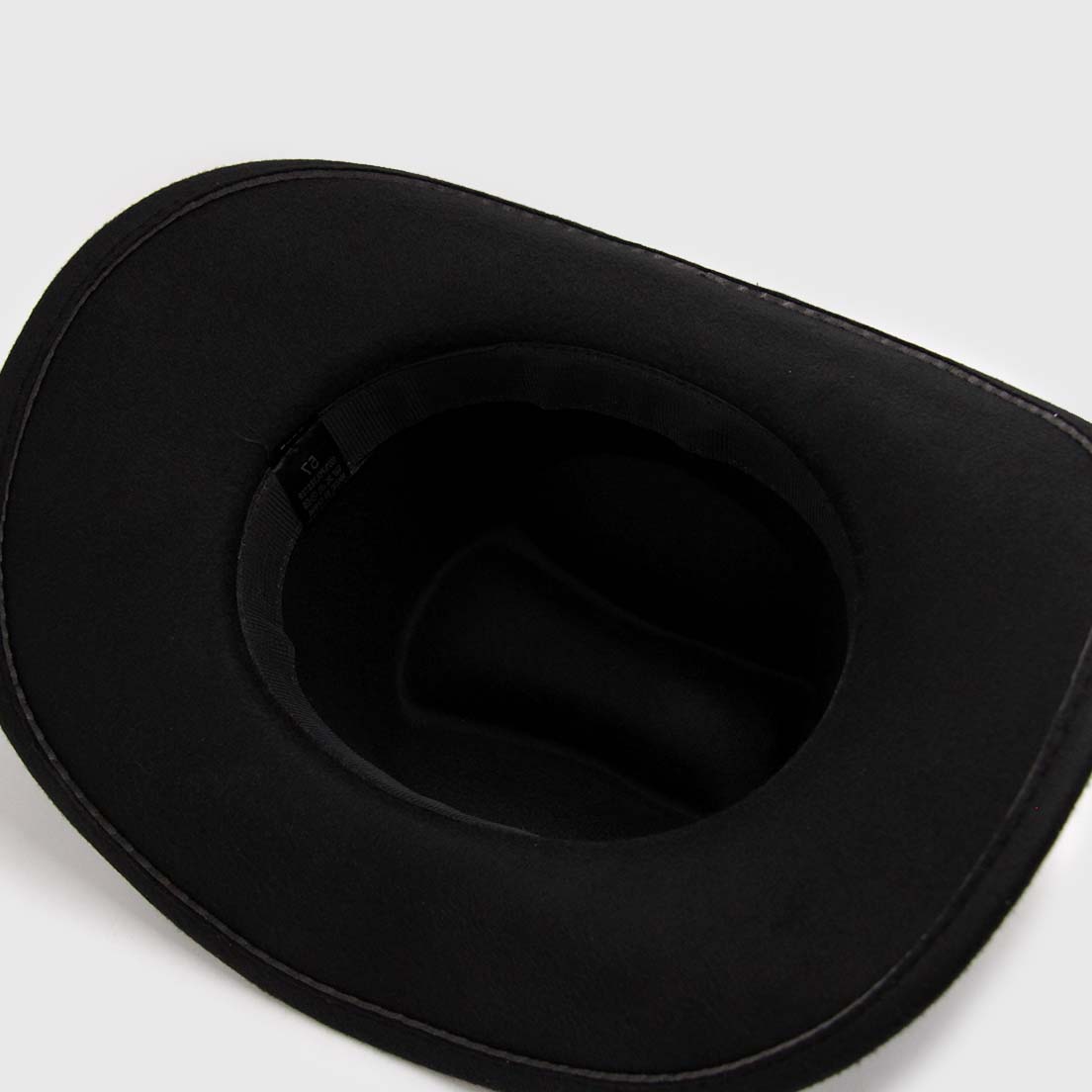 Sombrero Western Negro con Cinta Tachas